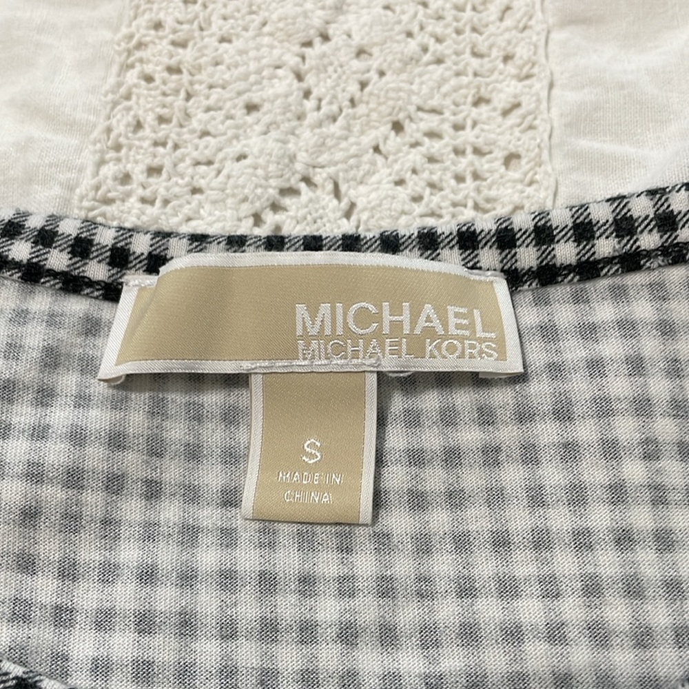 EUC Michael Kors Cute Round back hem T-Shirt Size S - Picture 5 of 6